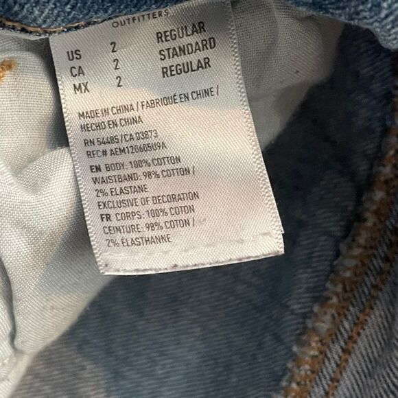 AMERICAN EAGLE Mom Straight Jean Size 2 - Picture 7 of 8